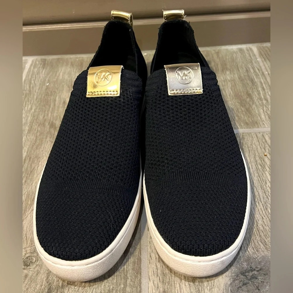 Michael Kors Slipon Logo Embossed size 6.5 textile upper and rubber sole